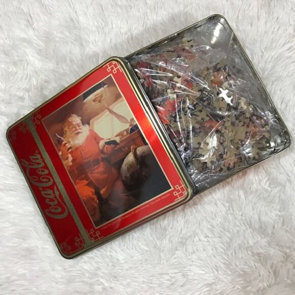 NWOT Coca-Cola 'Coke Santa' 1000 Piece Puzzle in Collectible Tin - Picture 5 of 11